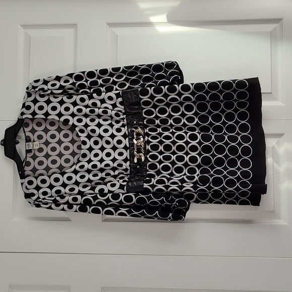 Studio 1940 Tops - Studio 1940 - Black and White Design Top - Plus Size - 18/20 - EUC